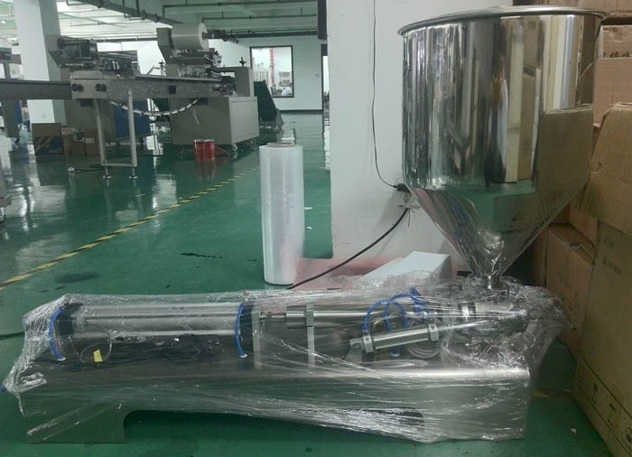 Peanut butter filling machine